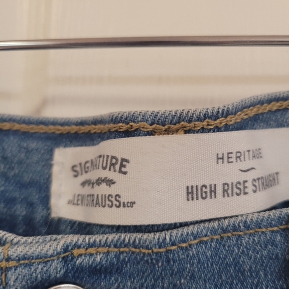 Levi's Signature High Rise Distressed Straight Jeans Size 16 Plus Size - Picture 4 of 5